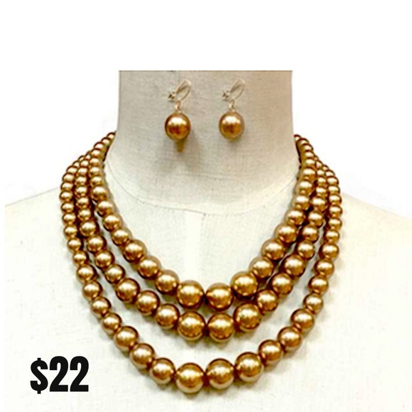 Pearl Necklace - Picture 1 of 1